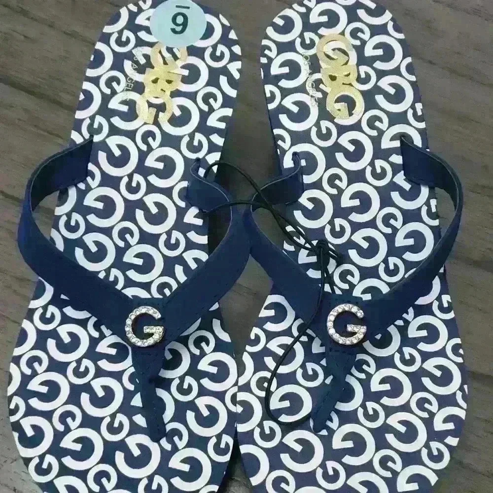 Women's GBG sandals. Sz 6. NWT.